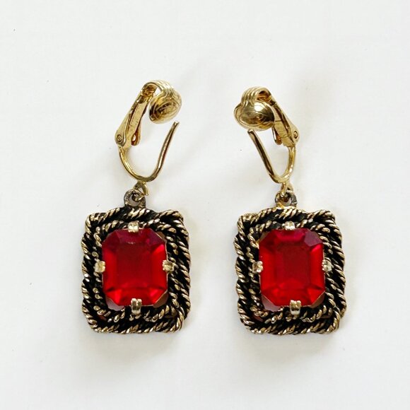 Sarah Coventry Vintage Gold-Tone Clip-On Earrings With Red Glass Signed - Picture 4 of 5